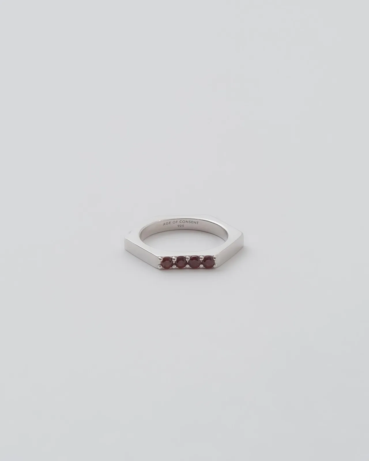 aofcring001gnt Garnet